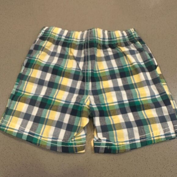 Bundle of three baby boy plaid shorts: brands carters , first impressions - Picture 3 of 9